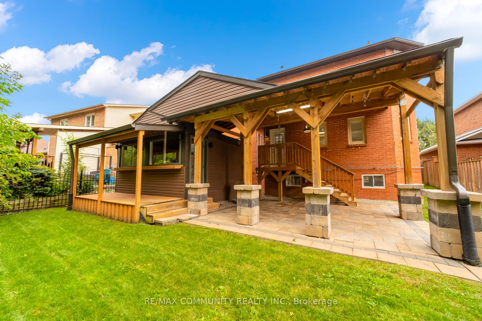 12 William Davidson St