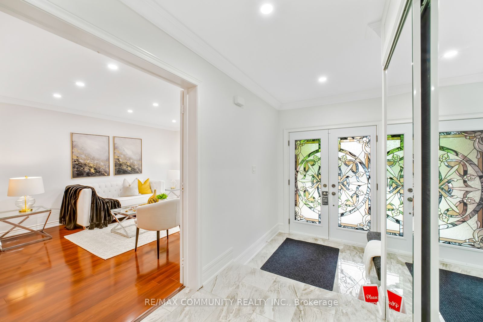 12 William Davidson St