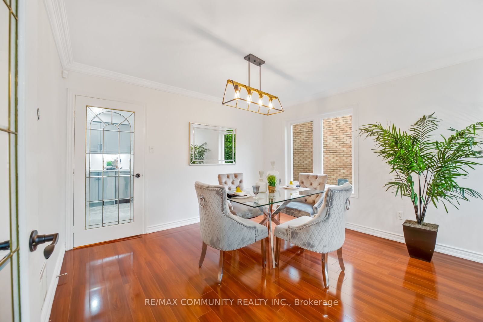12 William Davidson St