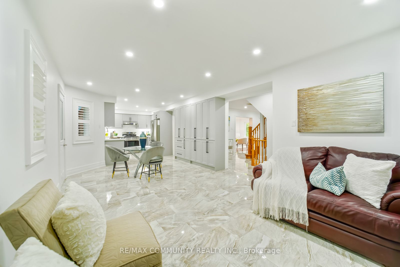 12 William Davidson St