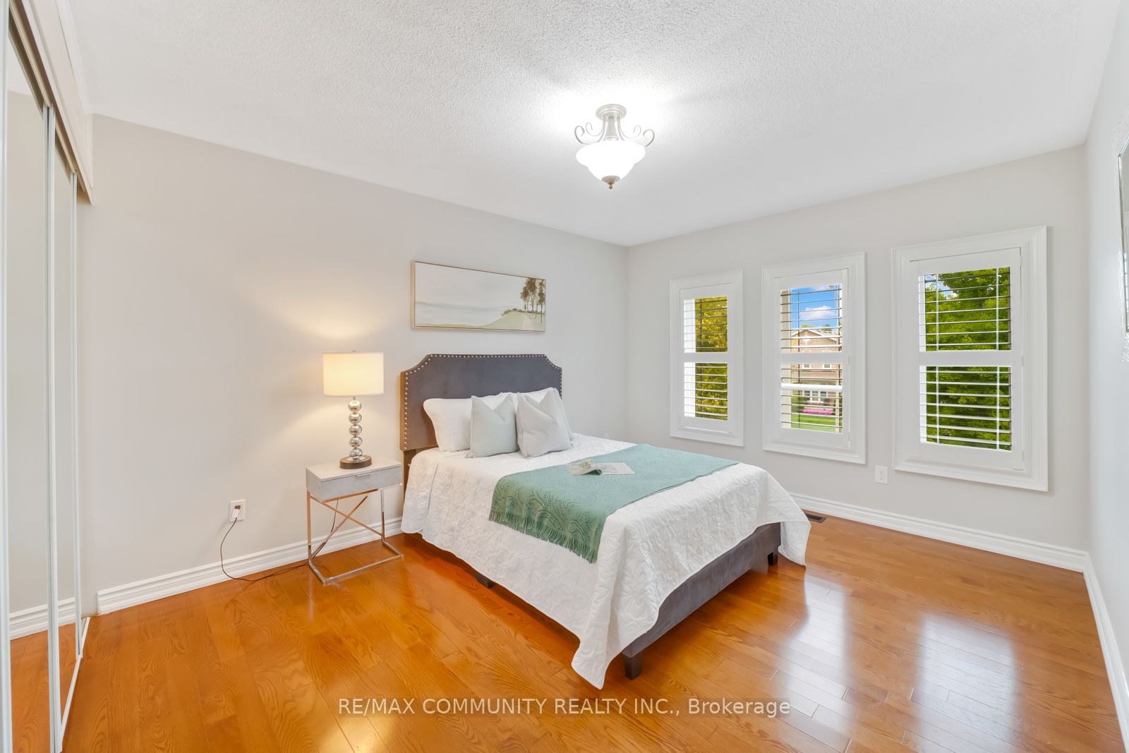 12 William Davidson St