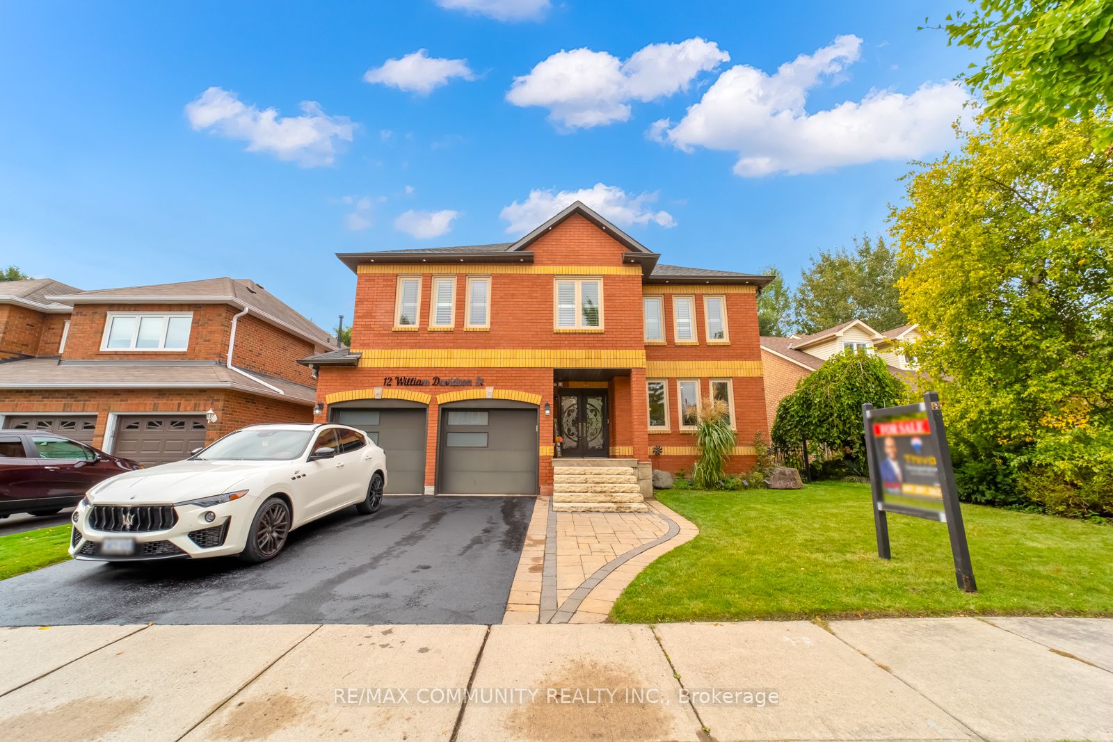 12 William Davidson St