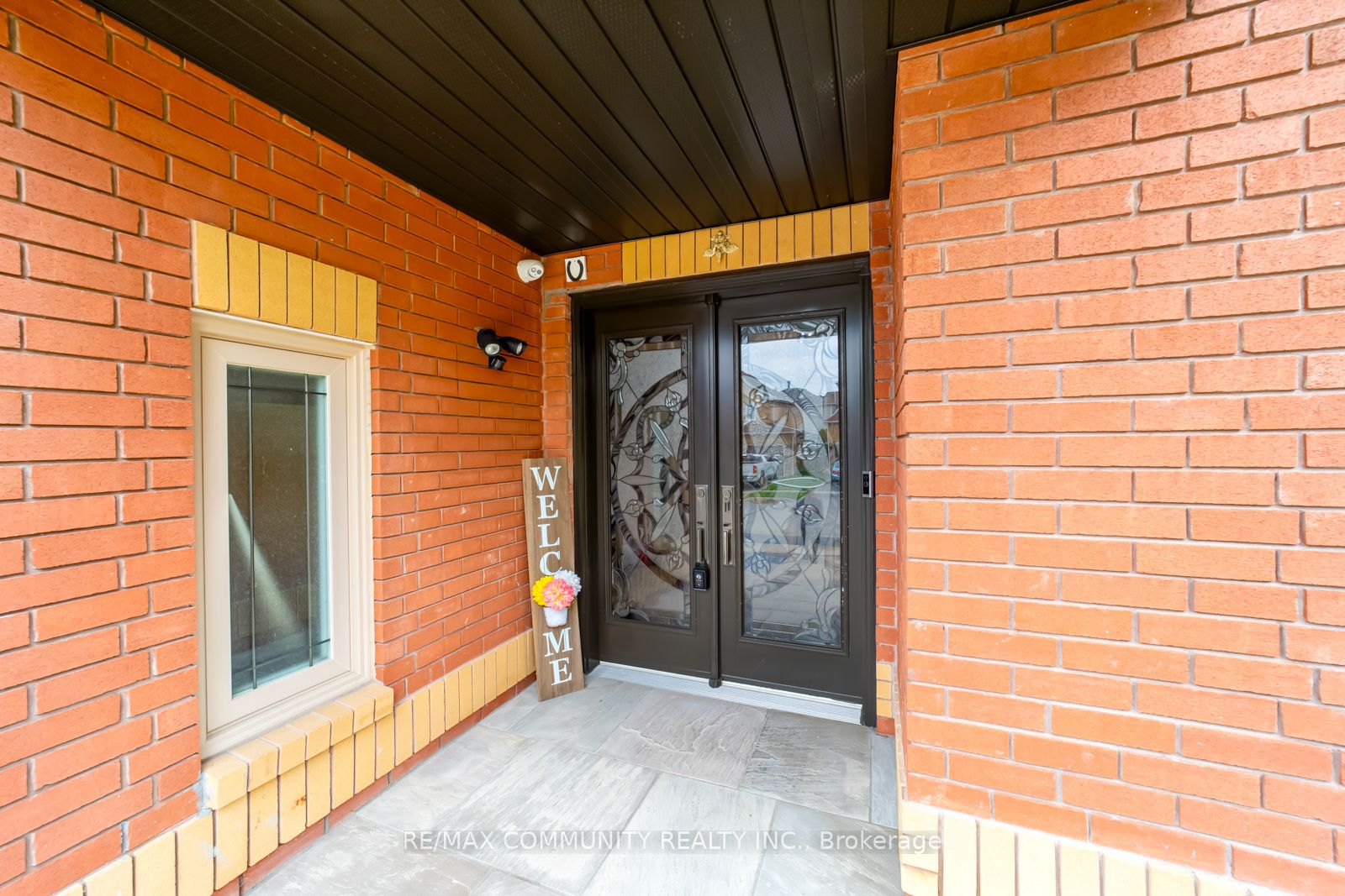 12 William Davidson St