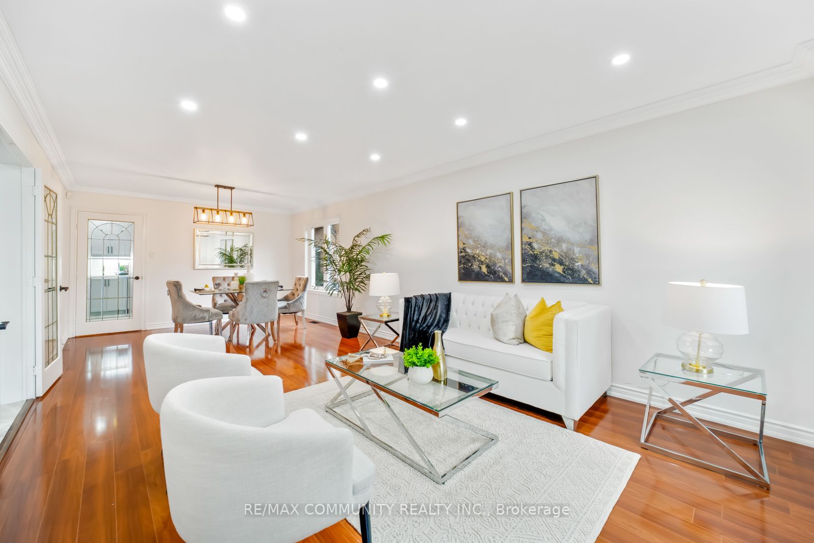 12 William Davidson St