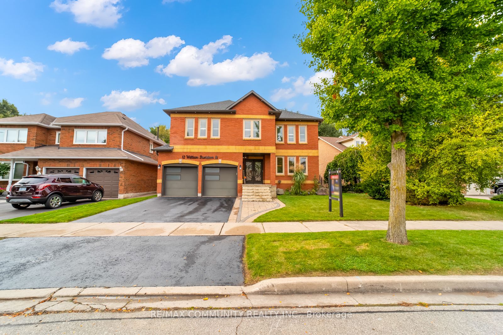 12 William Davidson St