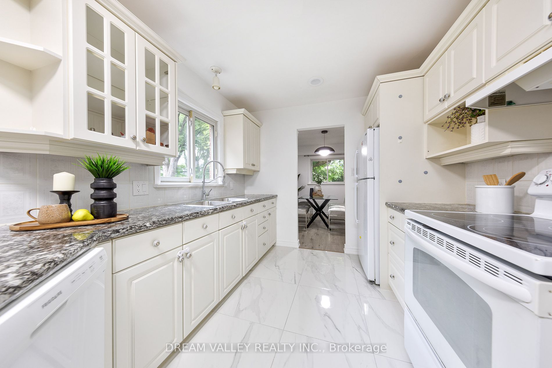 27A St Quentin Ave