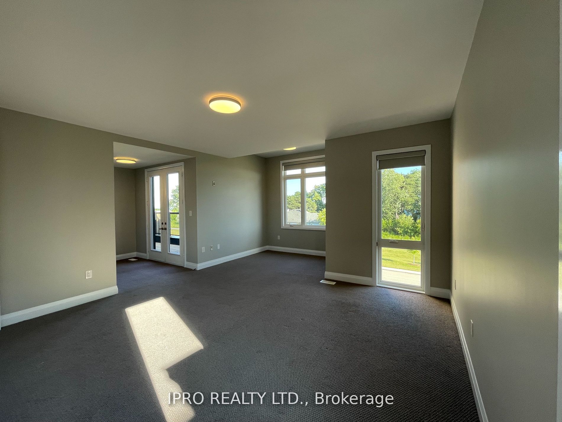 215 Port Darlington Rd