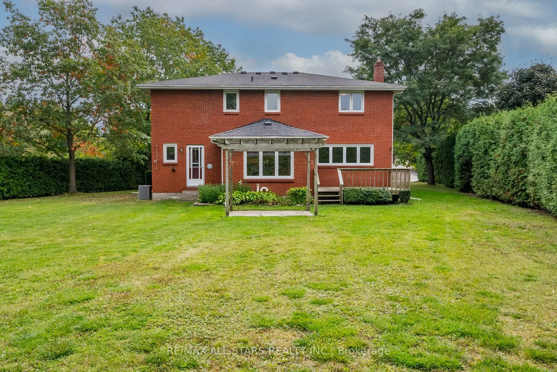 5 Edinborough Ave