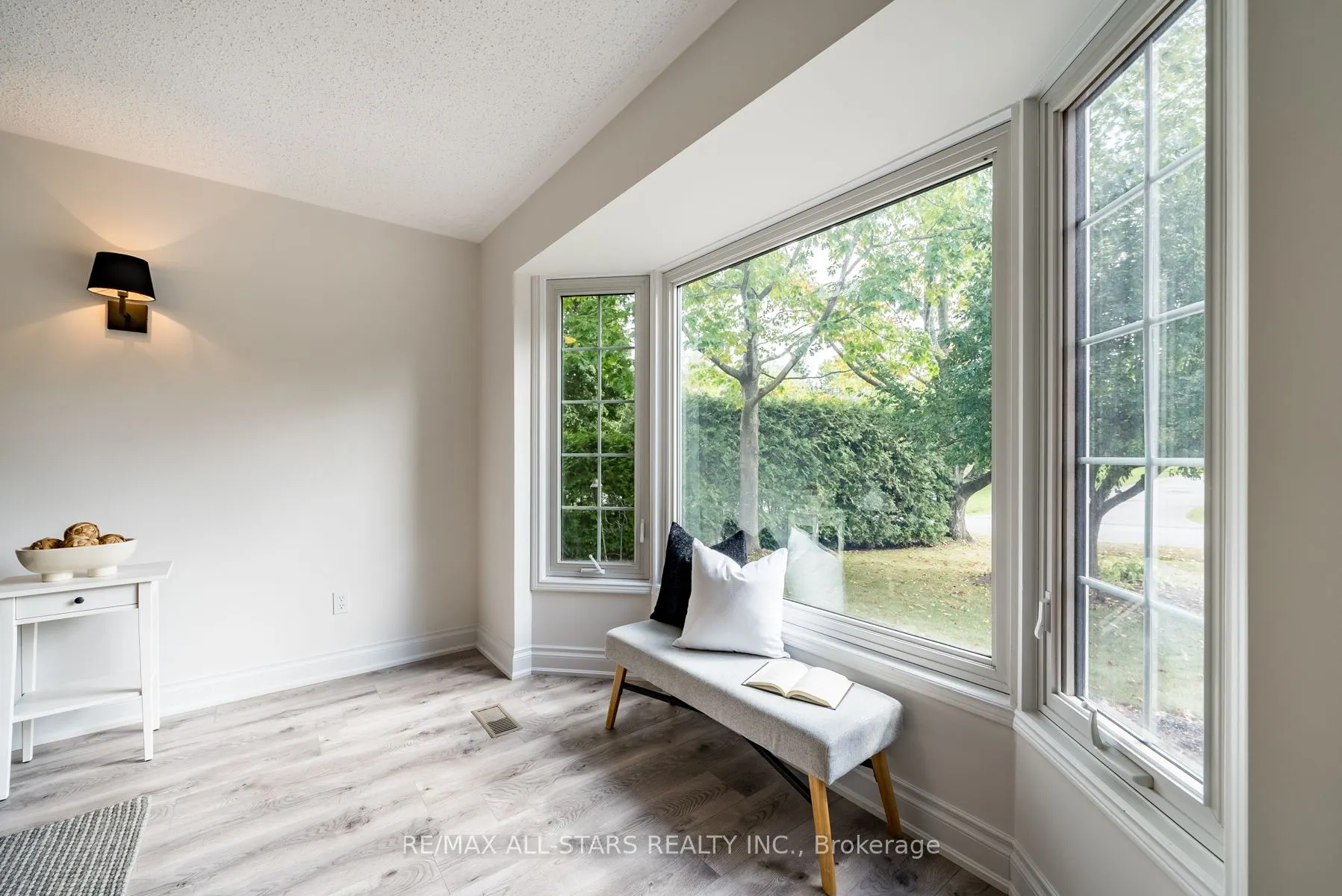 5 Edinborough Ave