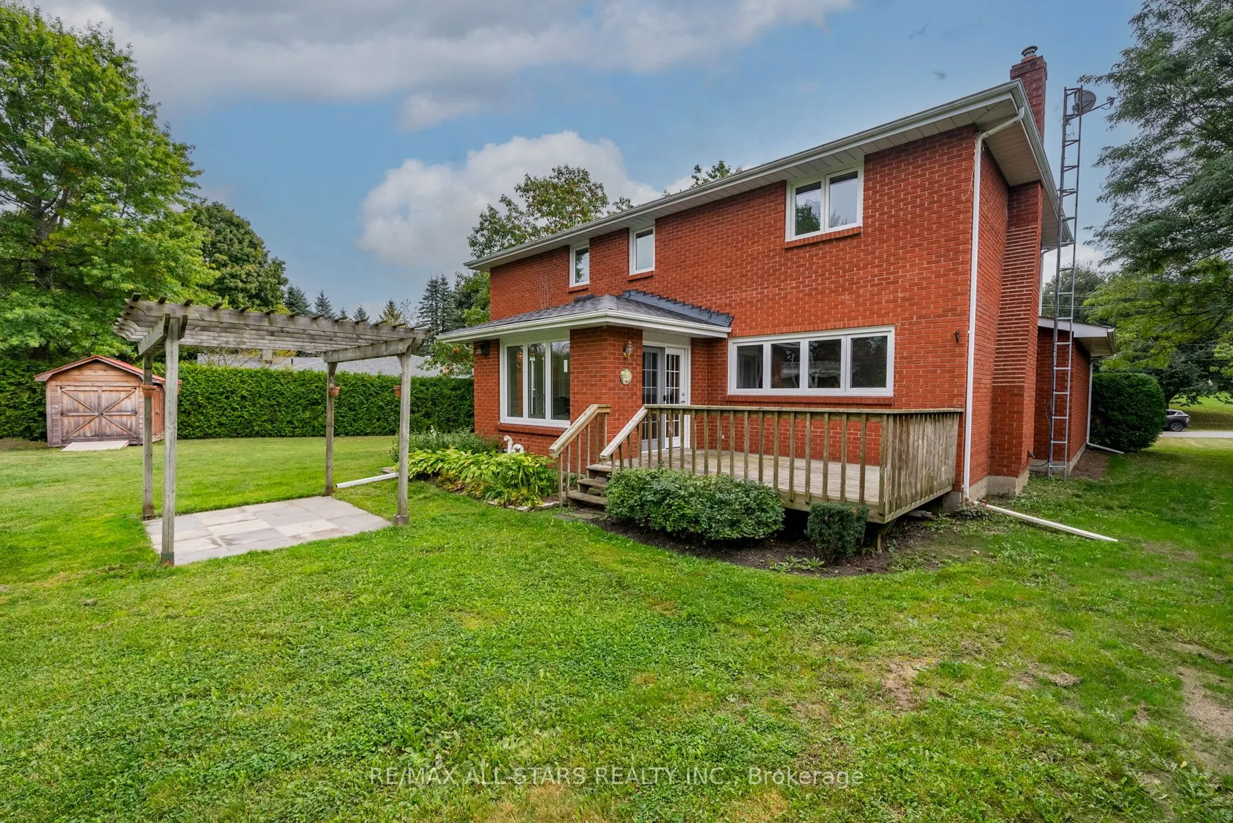 5 Edinborough Ave