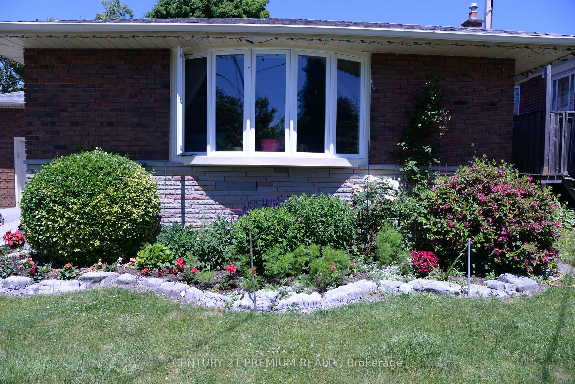 32 Hoshlega Dr, #Main Fl