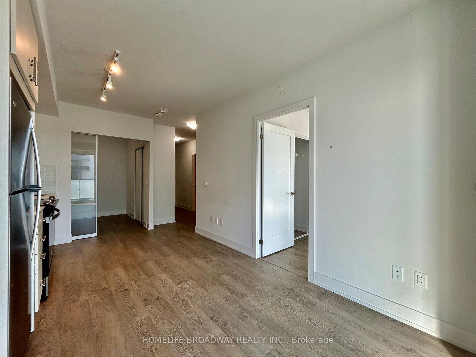 2550 Simcoe St, #2415