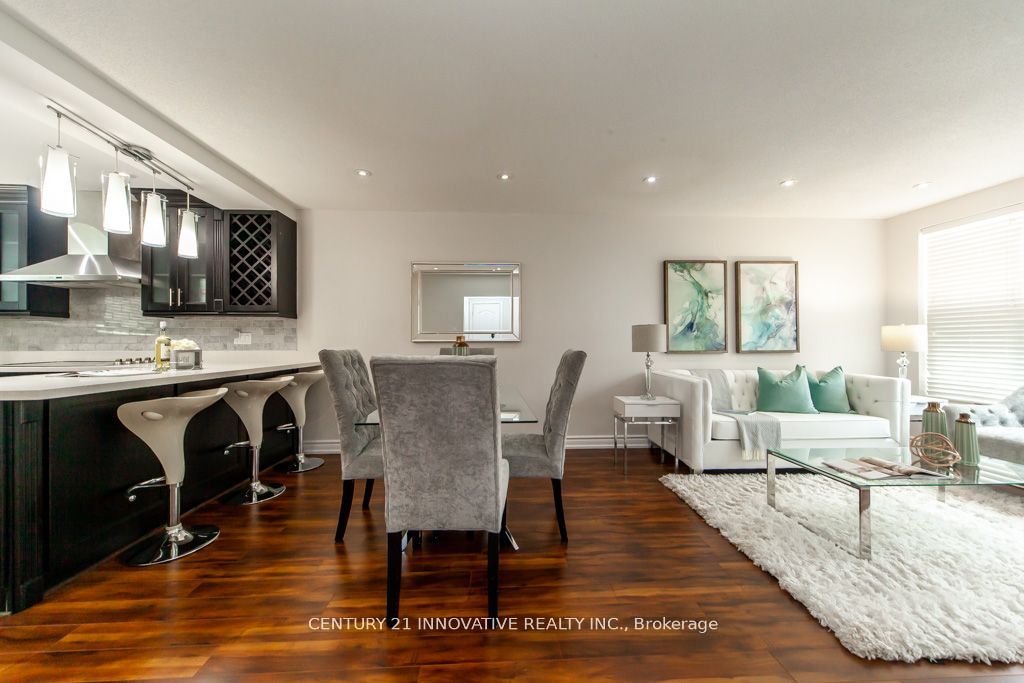 135 Queensbury Ave