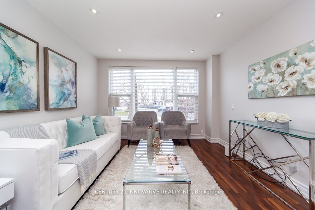 135 Queensbury Ave
