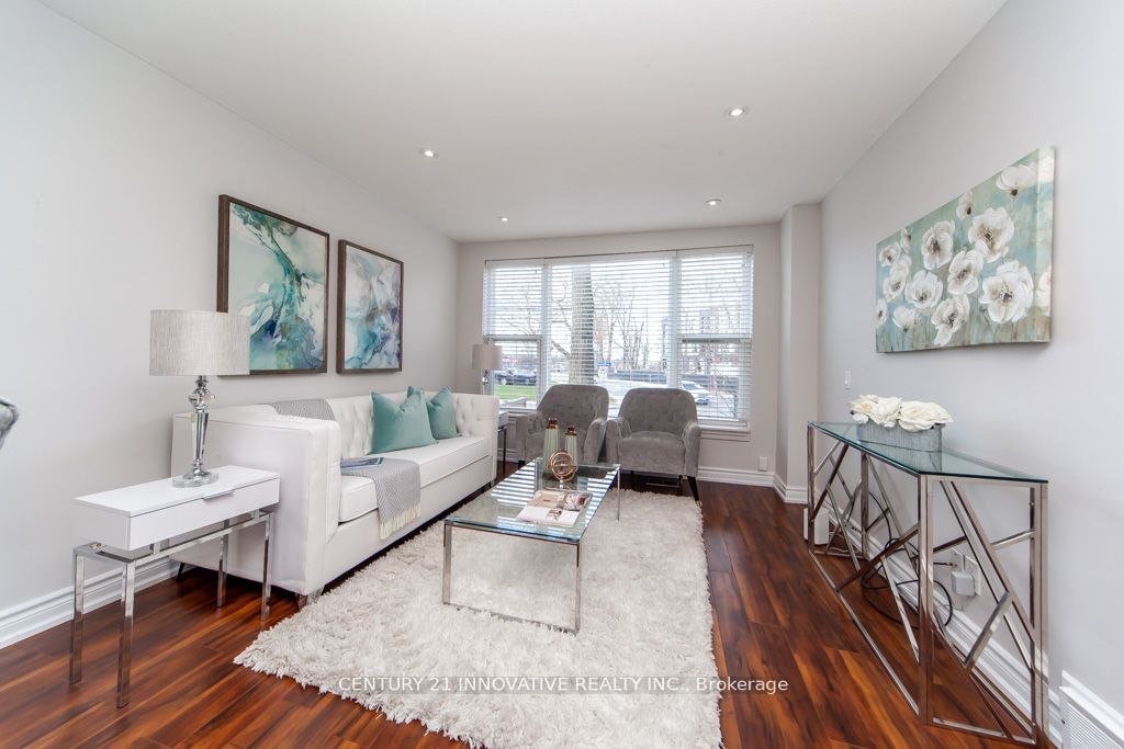 135 Queensbury Ave