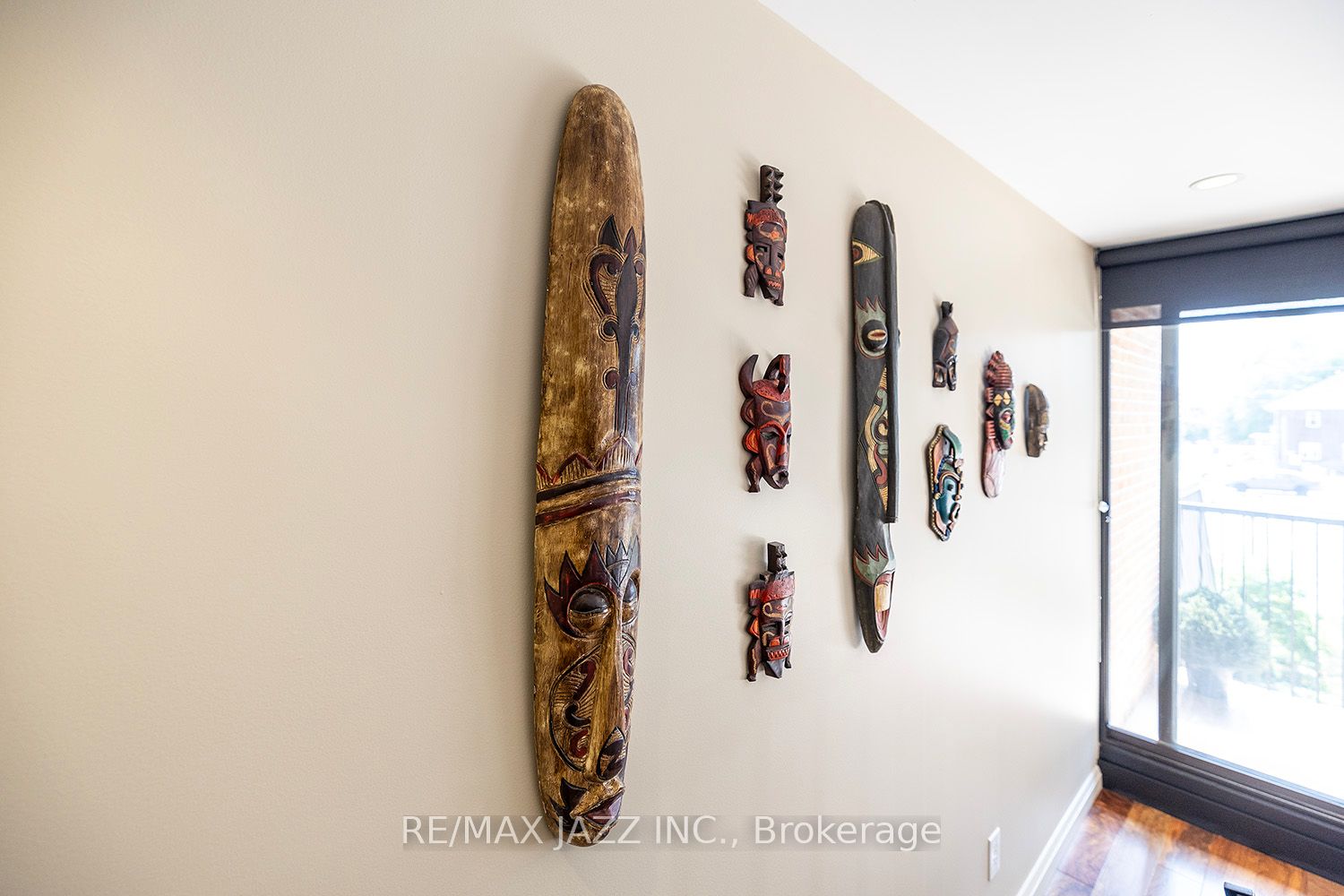 337 Simcoe St N, #201