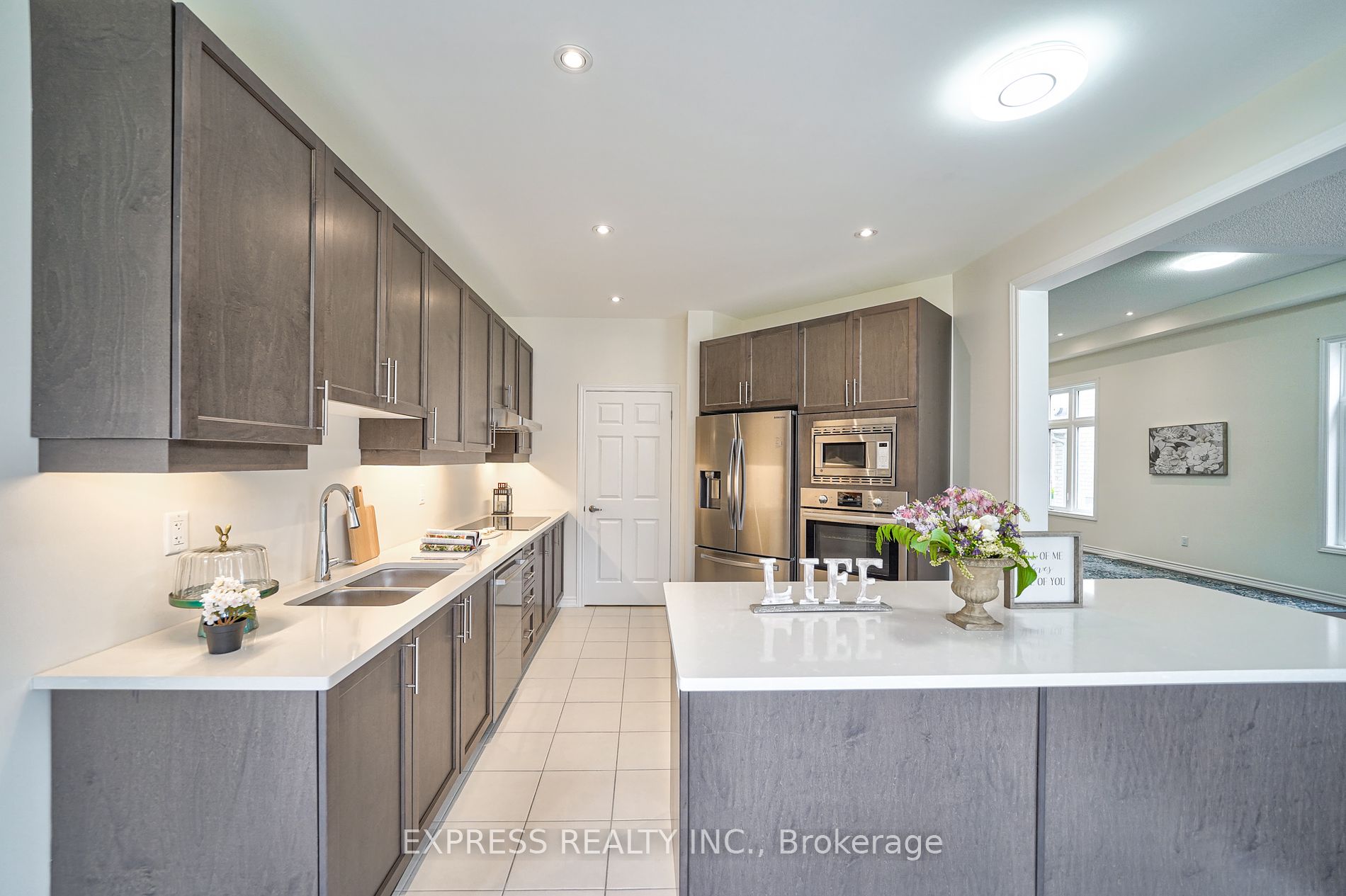 6 Morley Cres