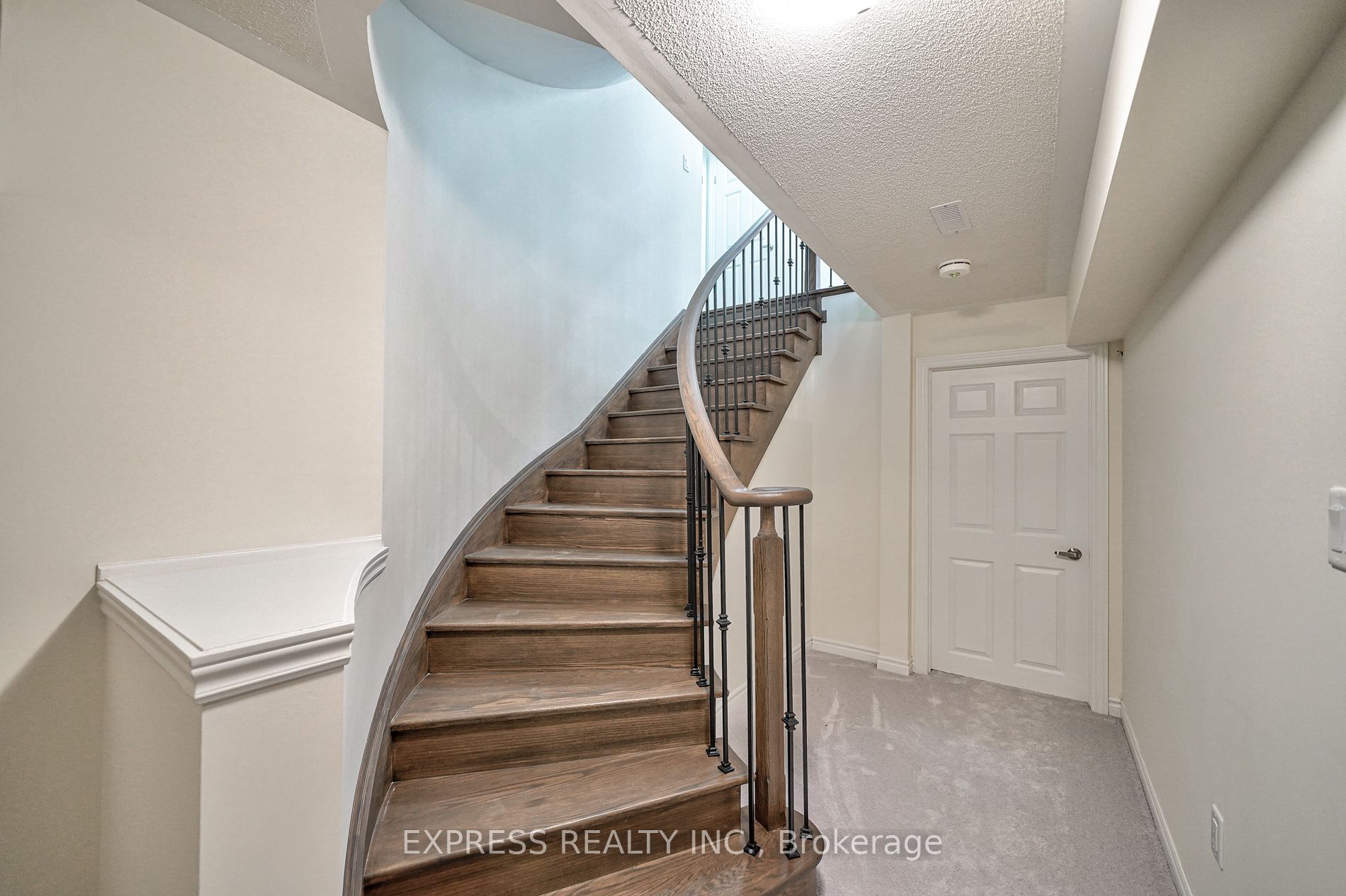 6 Morley Cres