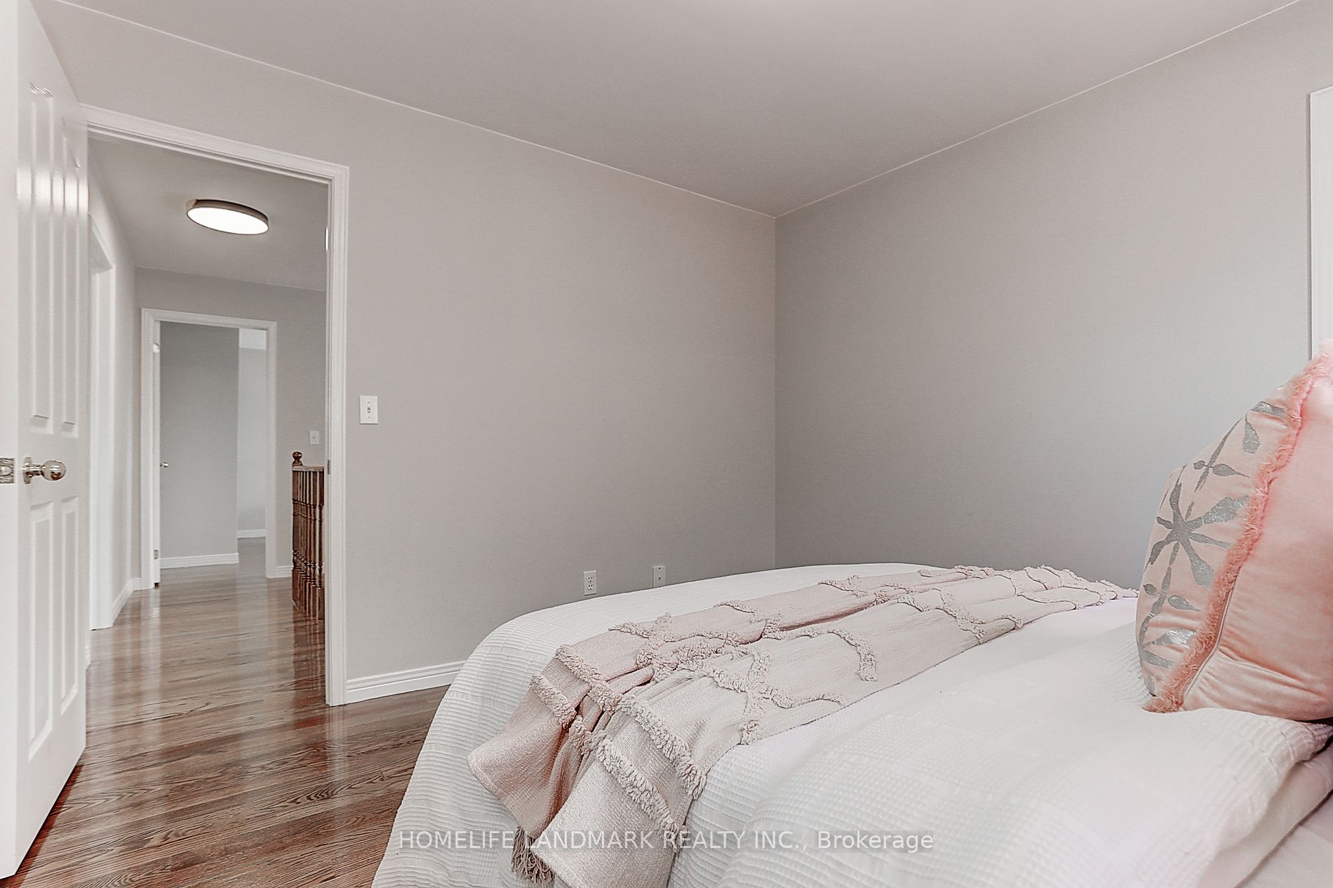 25 Mac Carl Cres