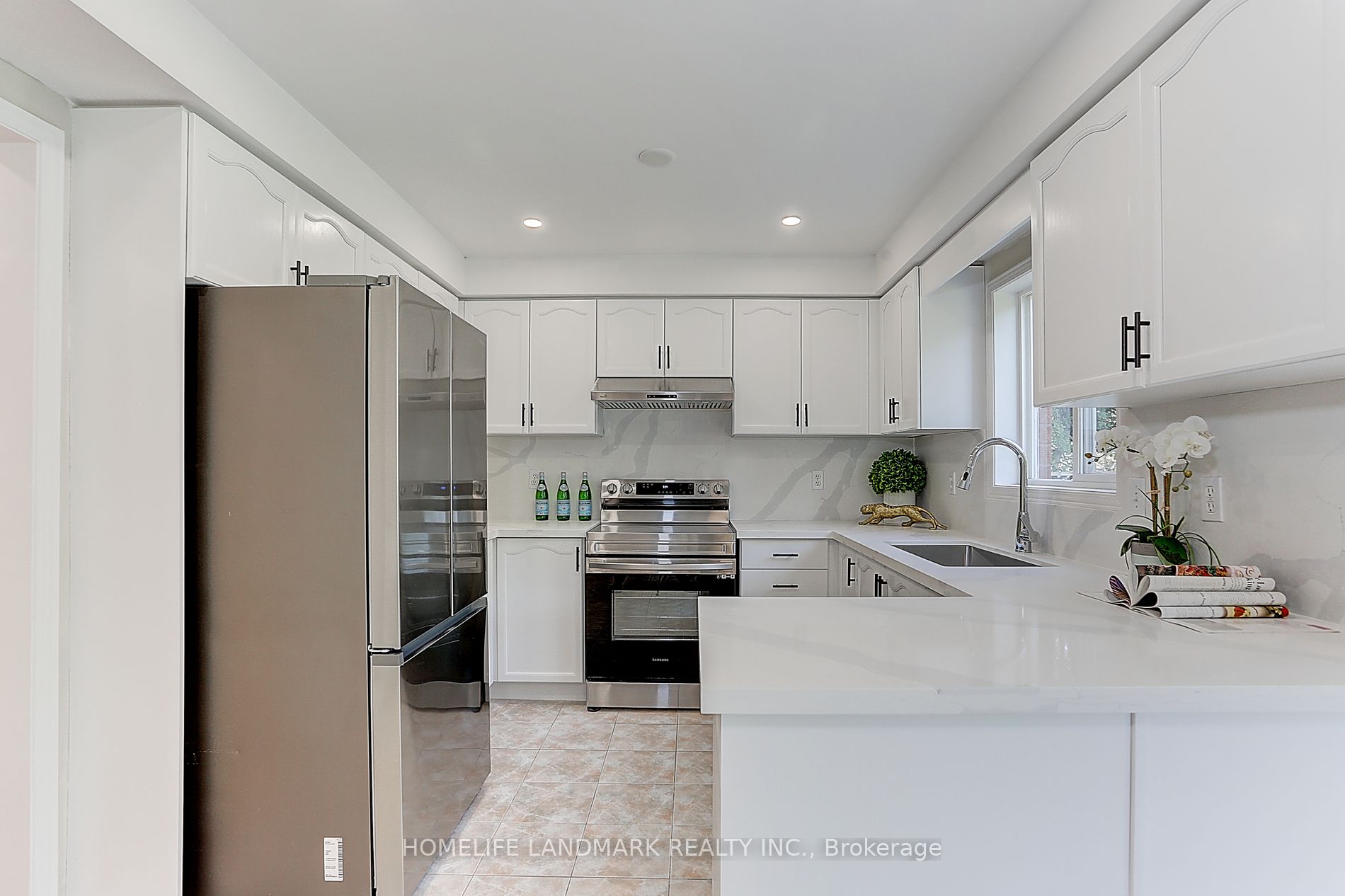 25 Mac Carl Cres