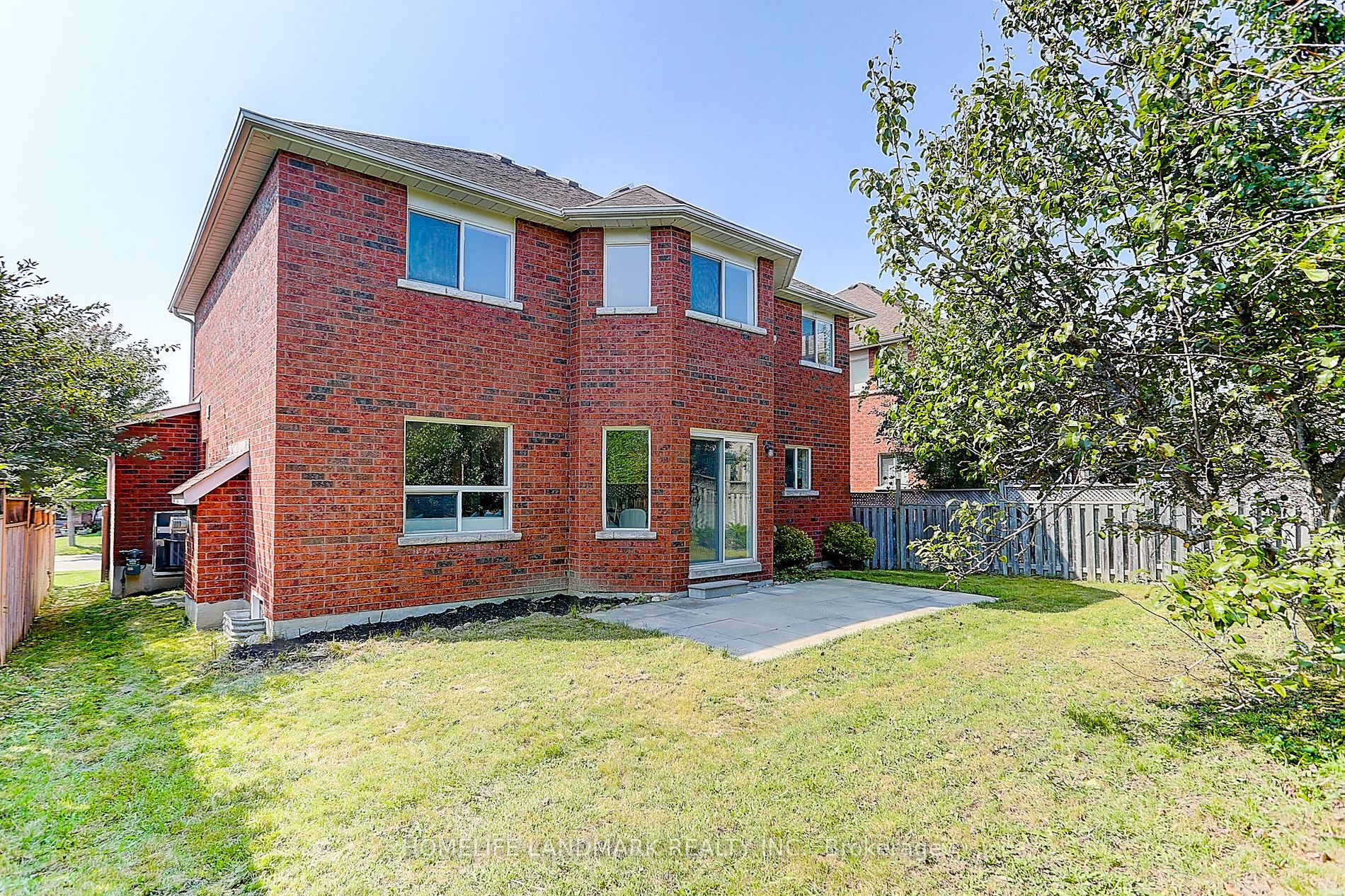 25 Mac Carl Cres