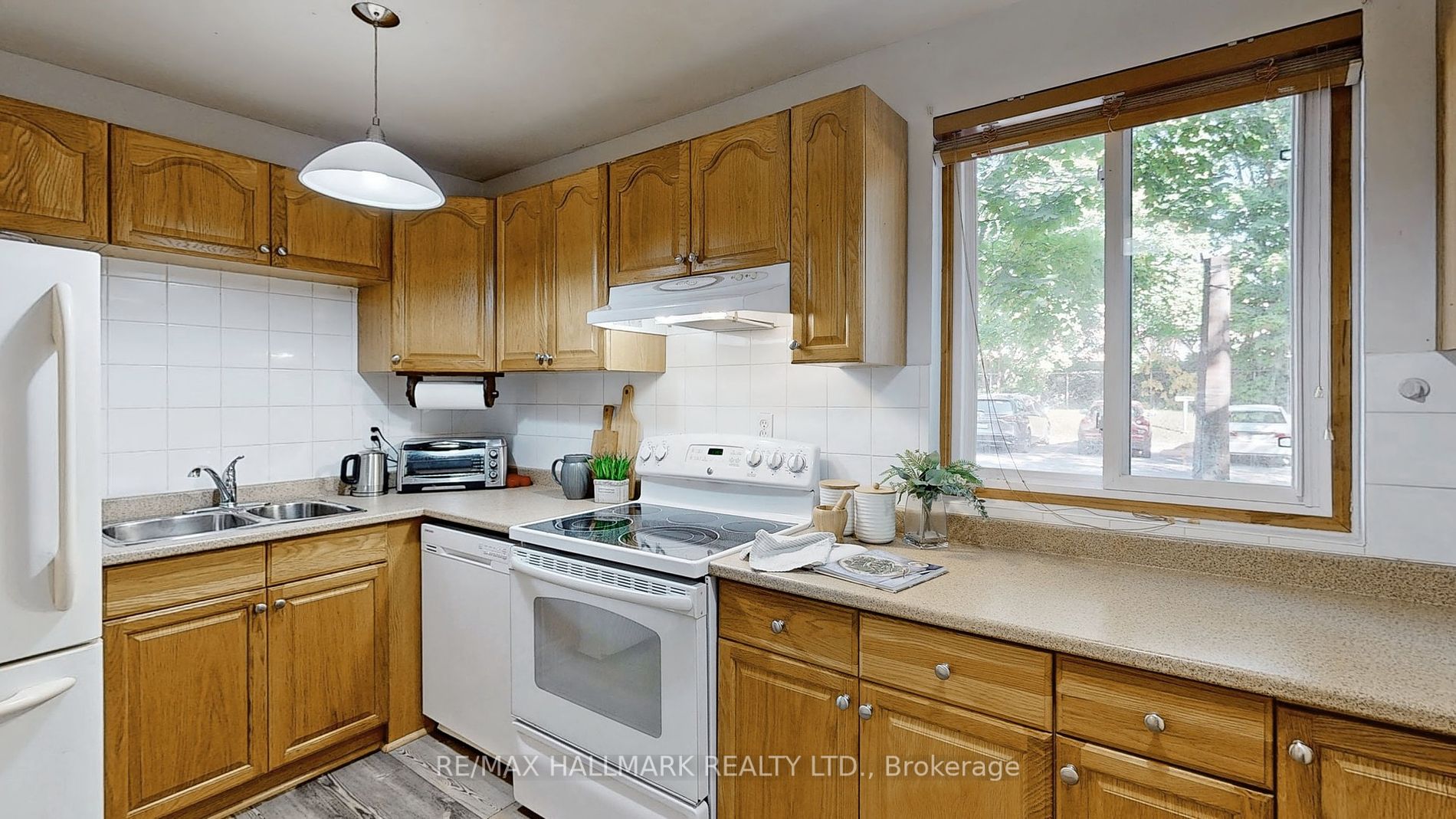 101 Dovedale Dr, #27