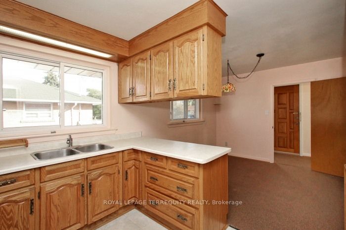 4 Amethyst Road