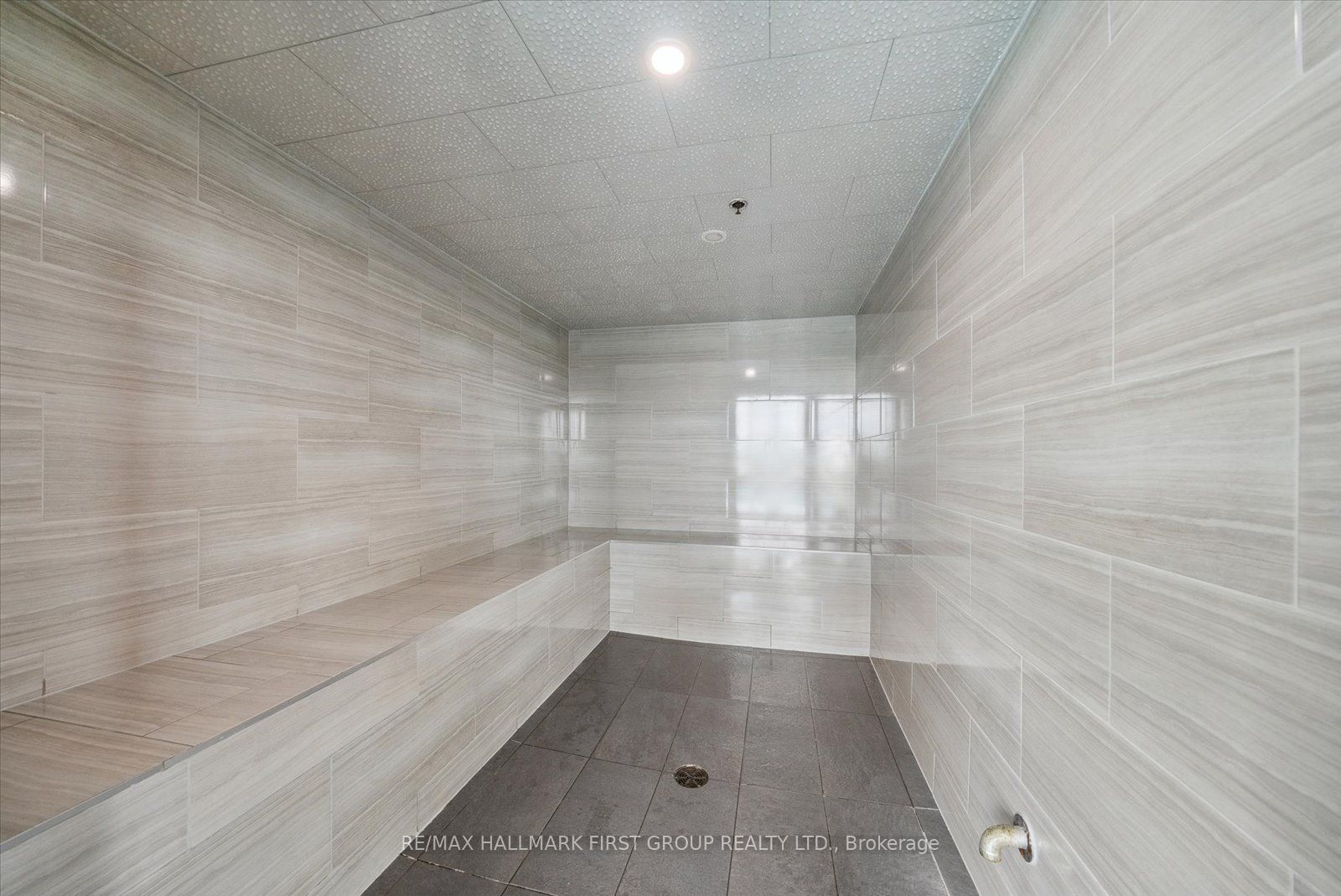 1215 Bayly St, #1403