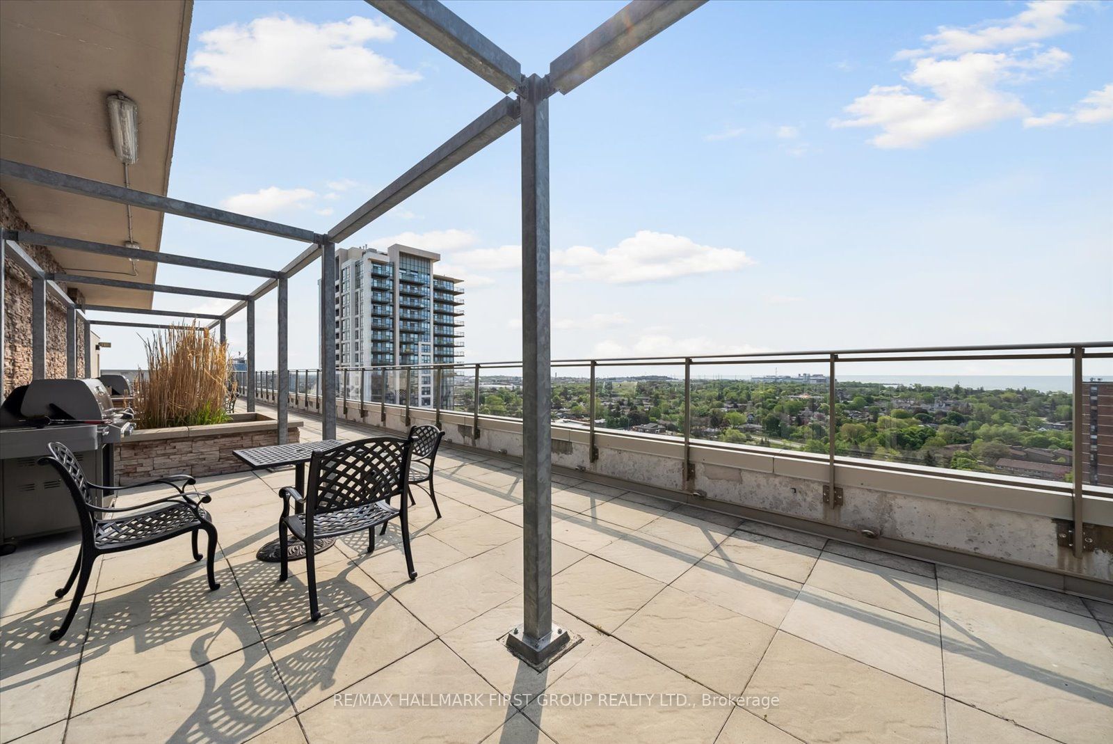 1215 Bayly St, #1403