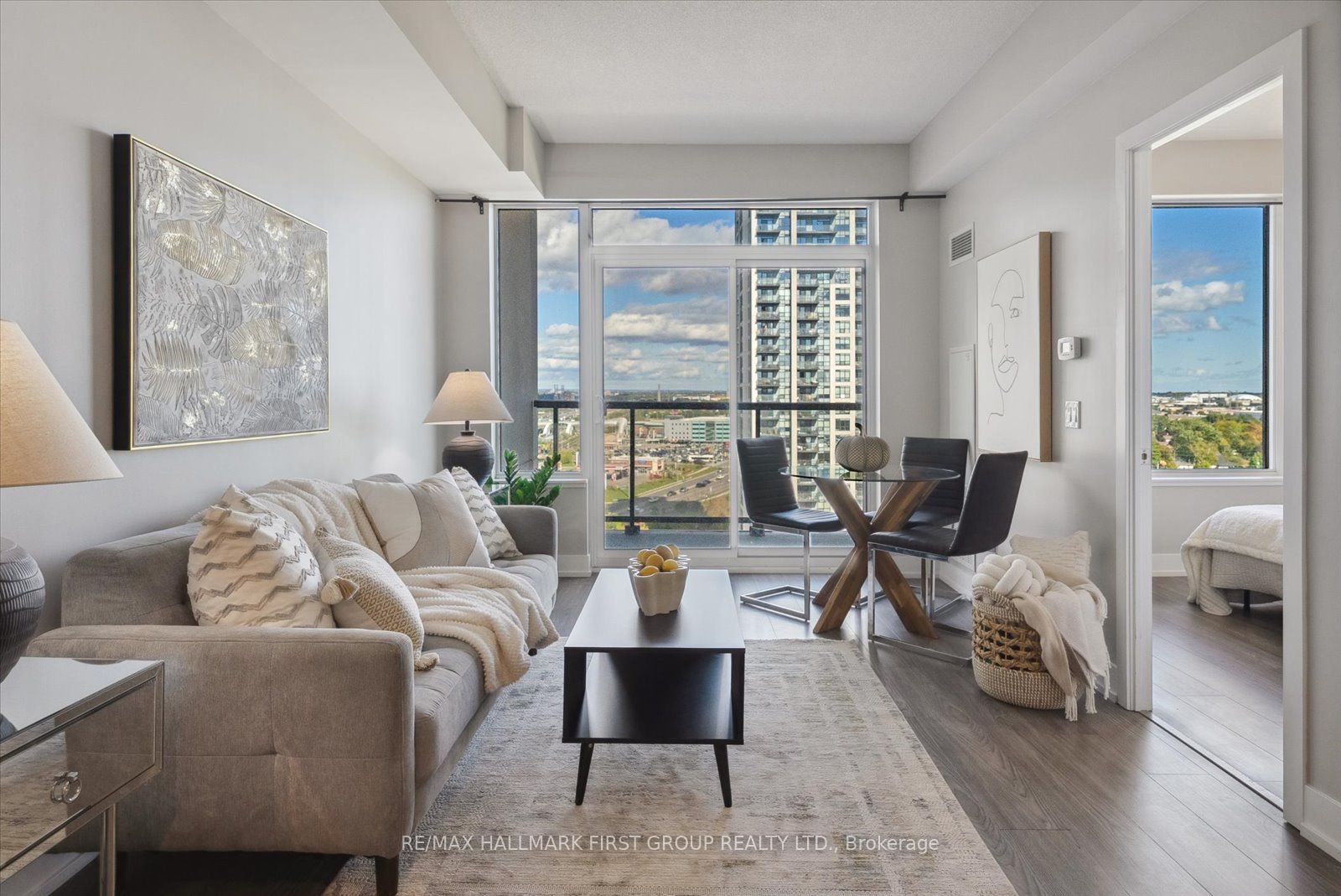 1215 Bayly St, #1403