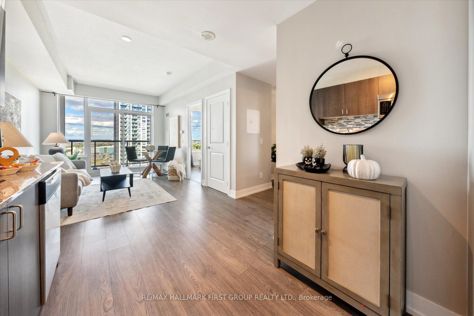 1215 Bayly St, #1403