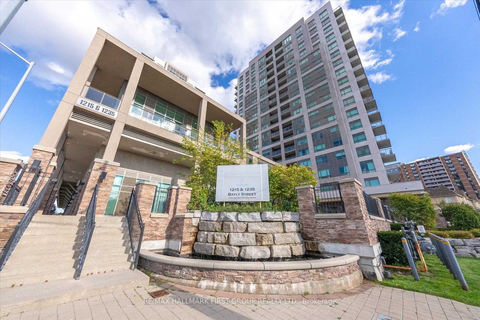 1215 Bayly St, #1403