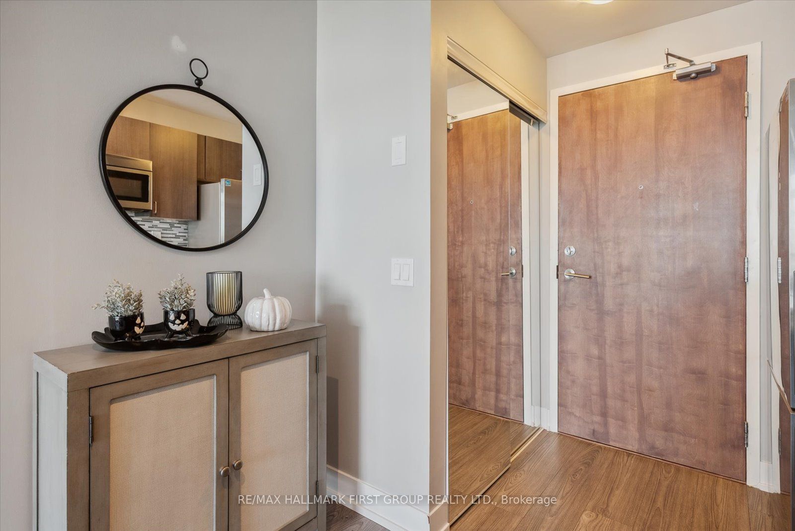 1215 Bayly St, #1403
