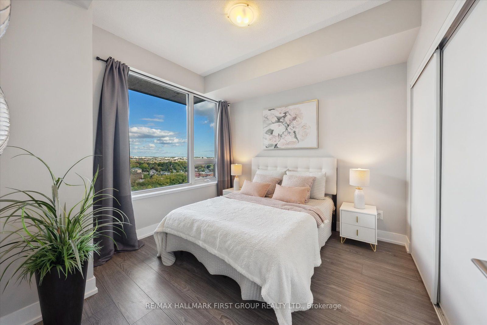 1215 Bayly St, #1403