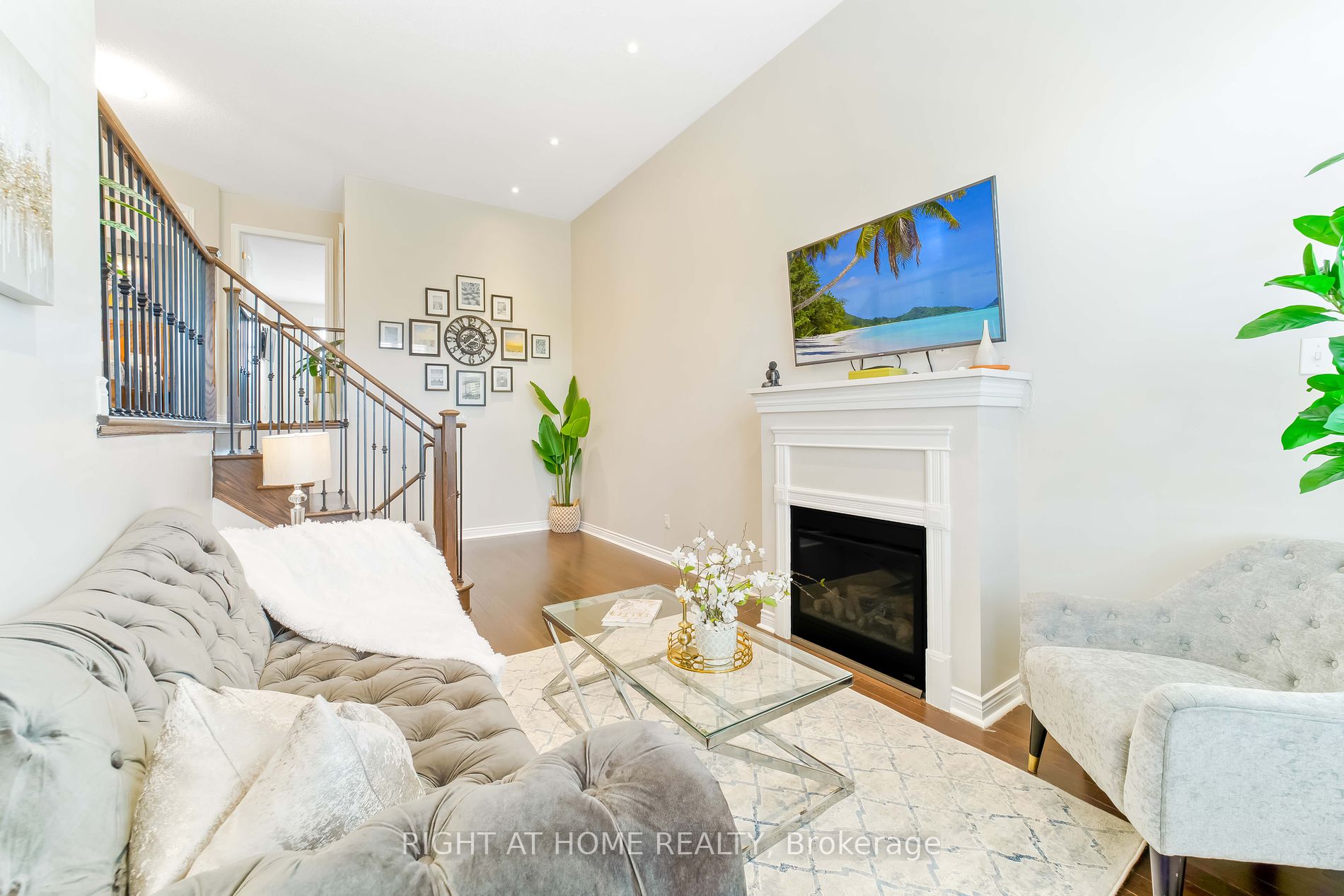 65 KEITH WRIGHT Crescent
