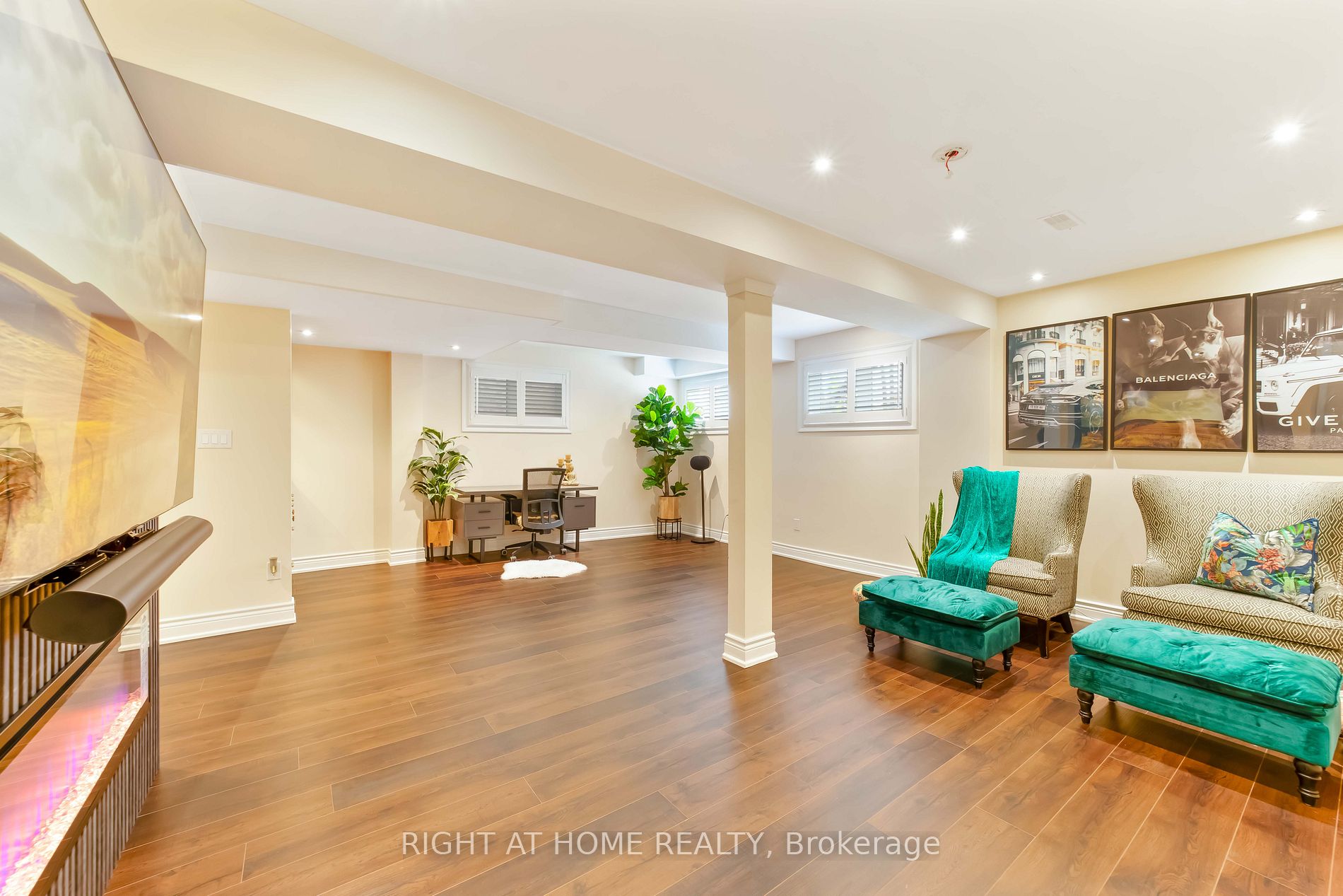 65 KEITH WRIGHT Crescent