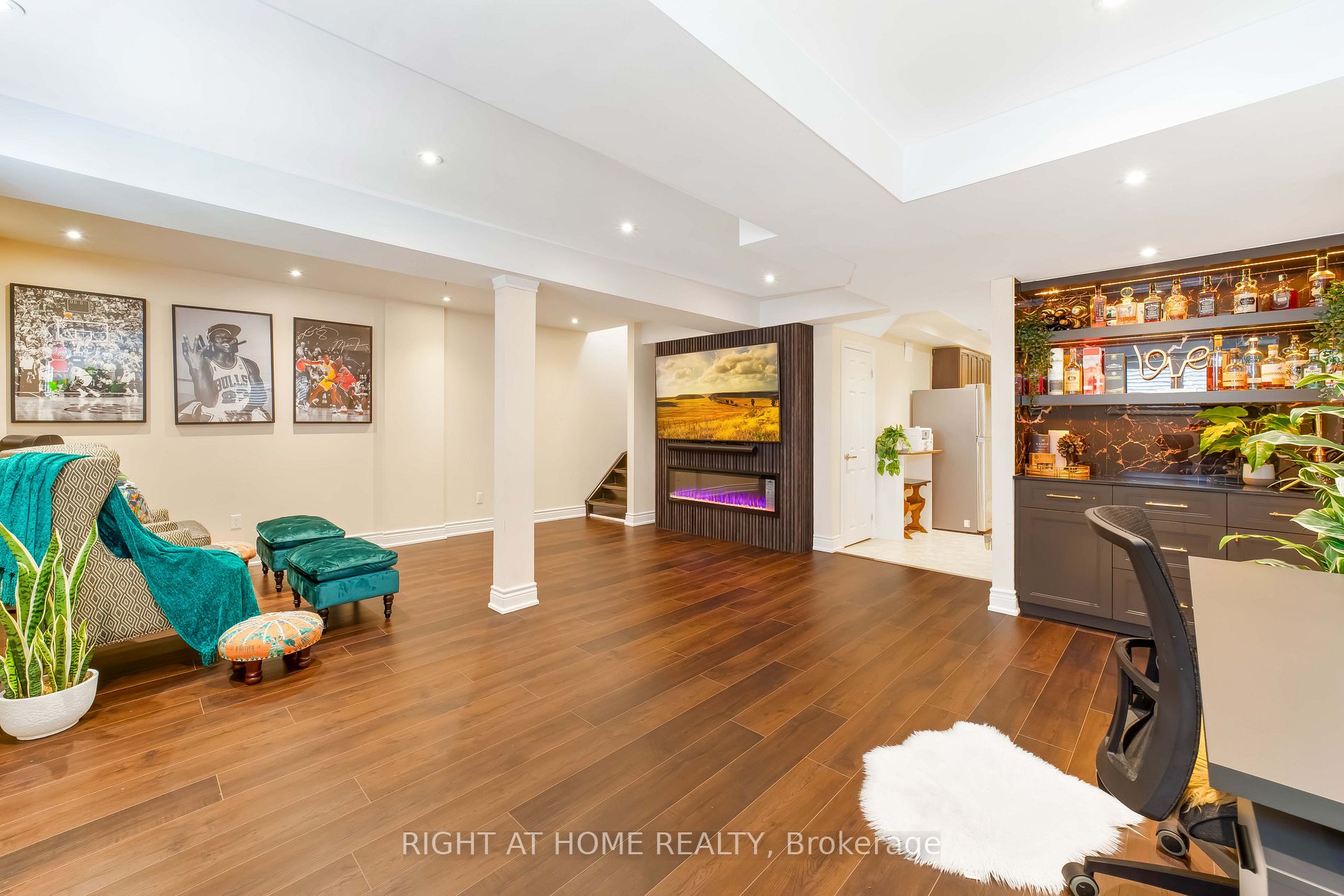 65 KEITH WRIGHT Crescent