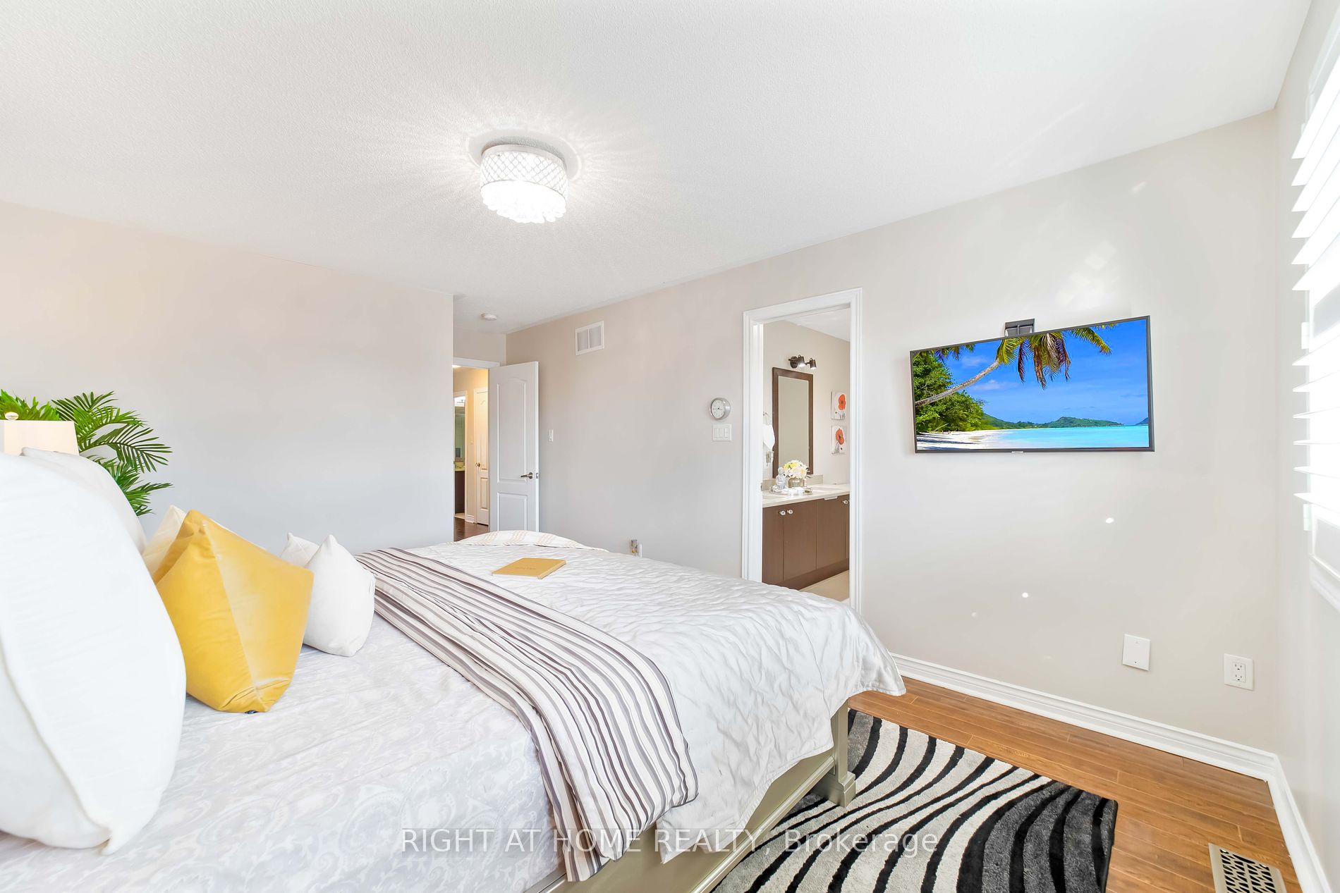 65 KEITH WRIGHT Crescent