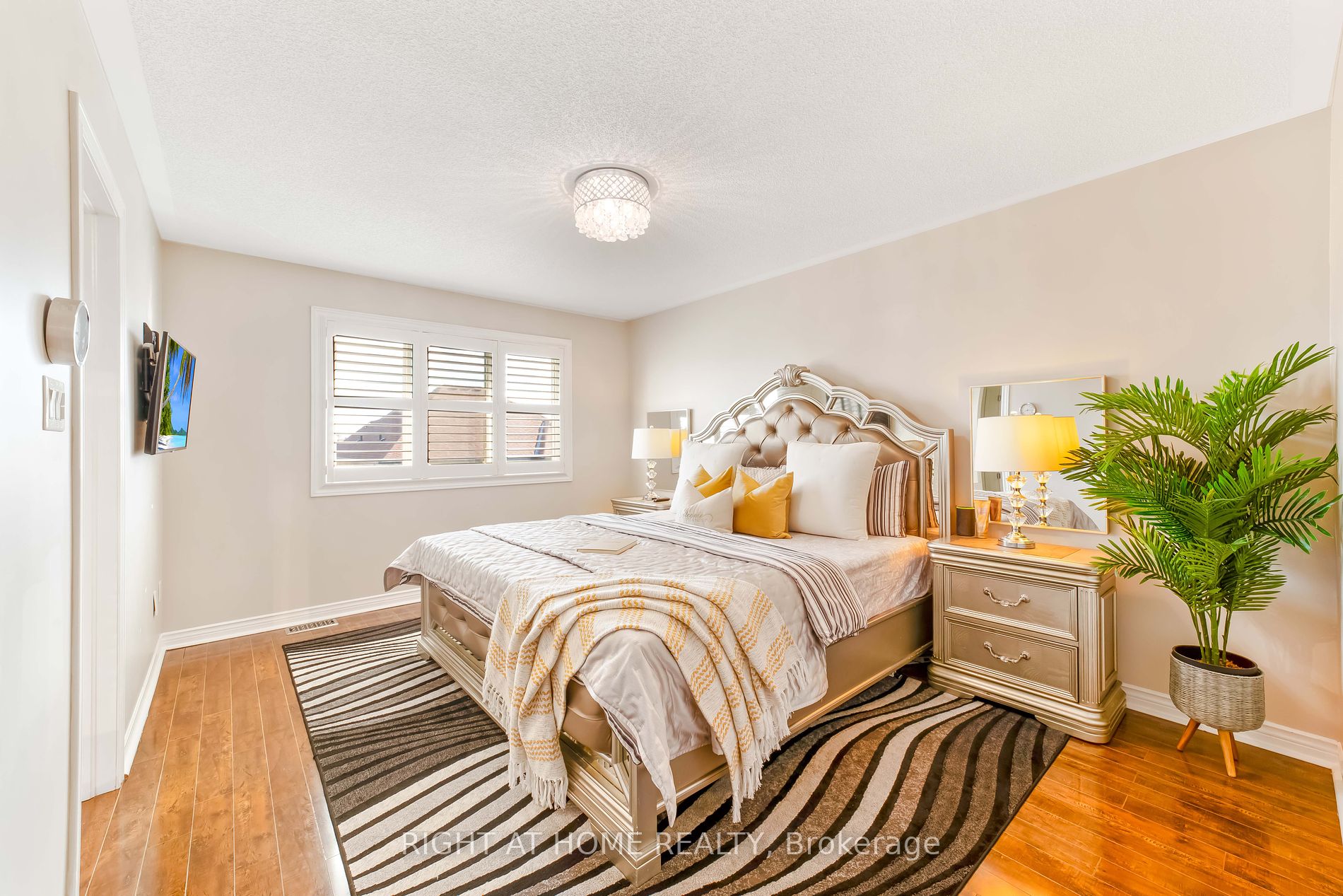 65 KEITH WRIGHT Crescent