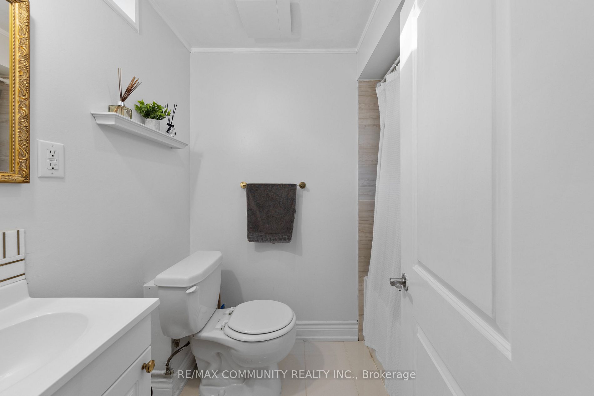 73 McSweeney Cres