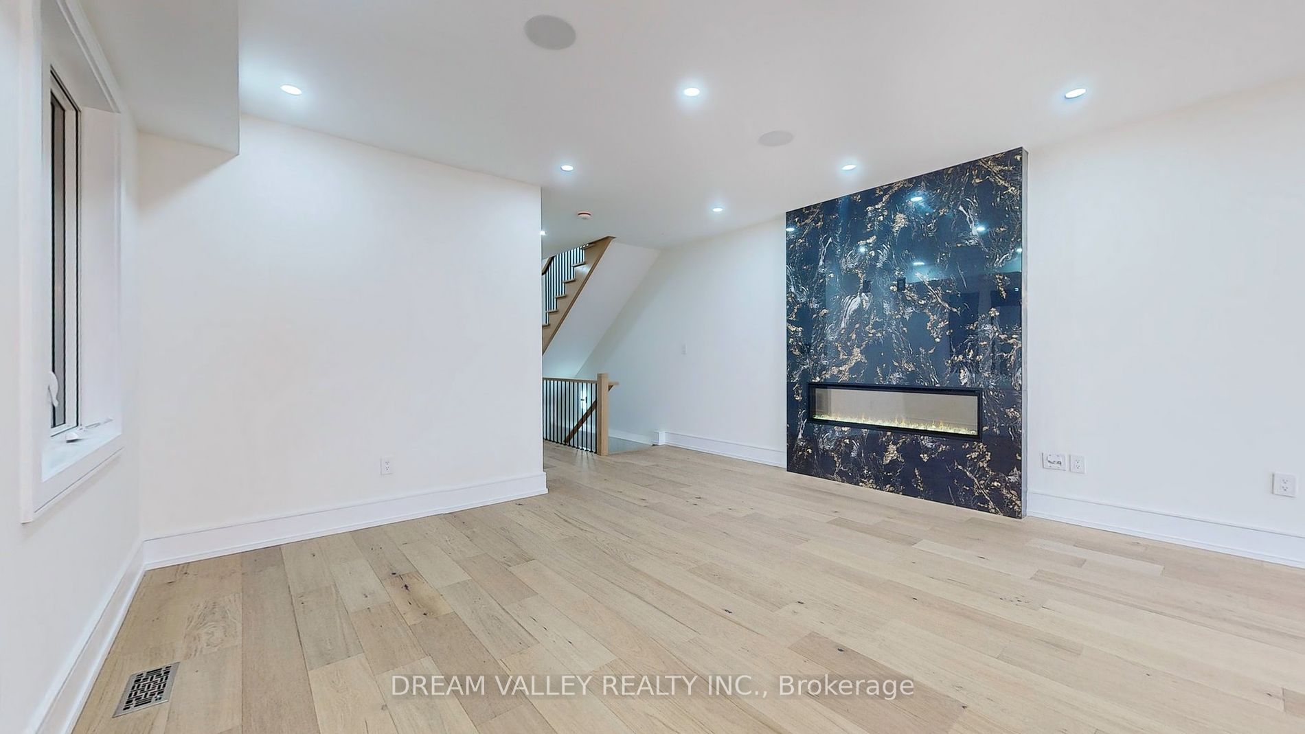 109B Heale Ave
