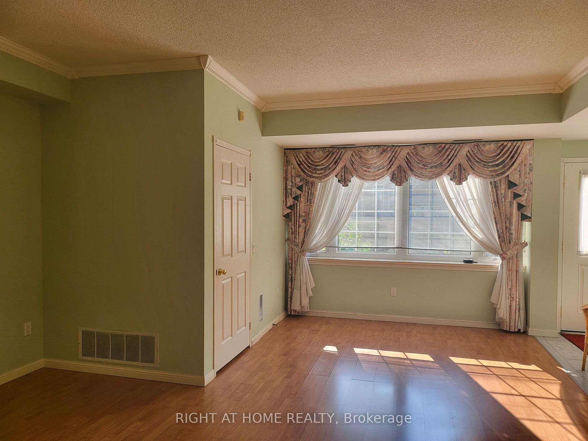 188 Bonis Ave, #208