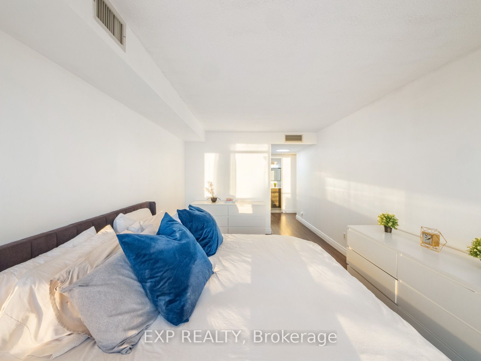 4725 Sheppard Ave E, #712