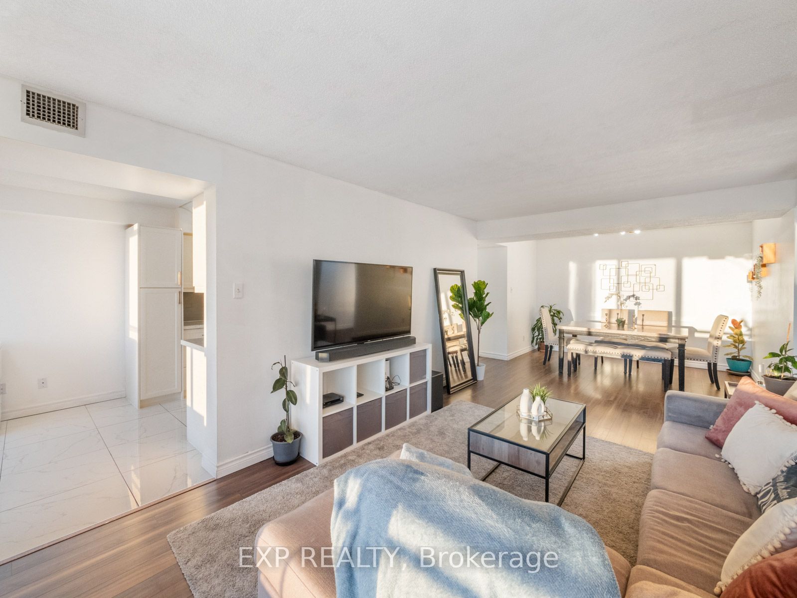 4725 Sheppard Ave E, #712