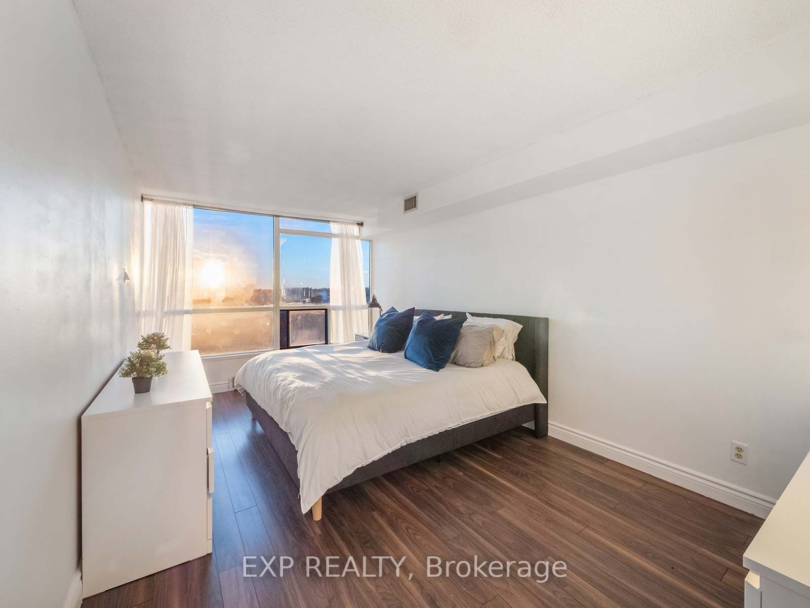 4725 Sheppard Ave E, #712