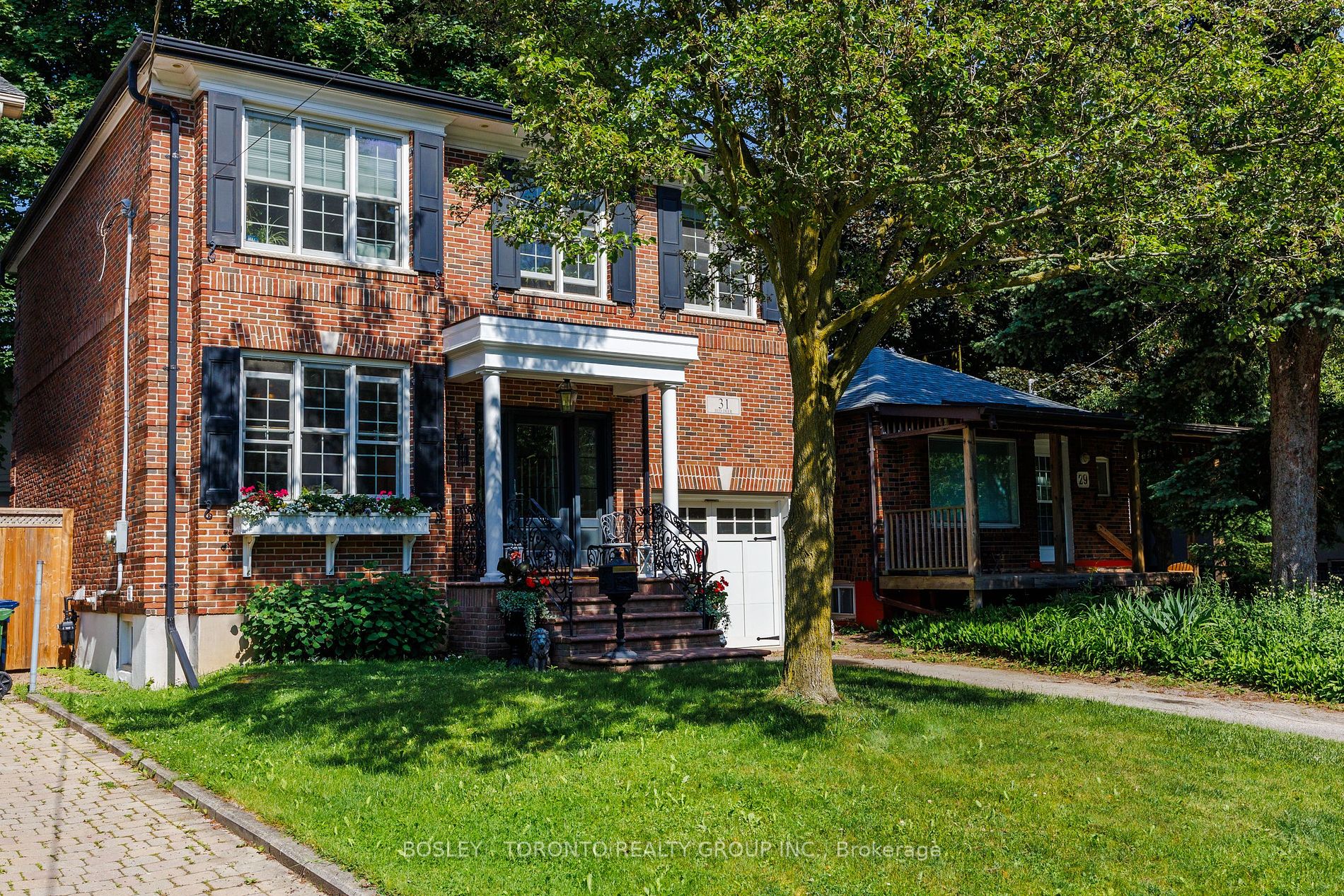 31 Red Deer Ave