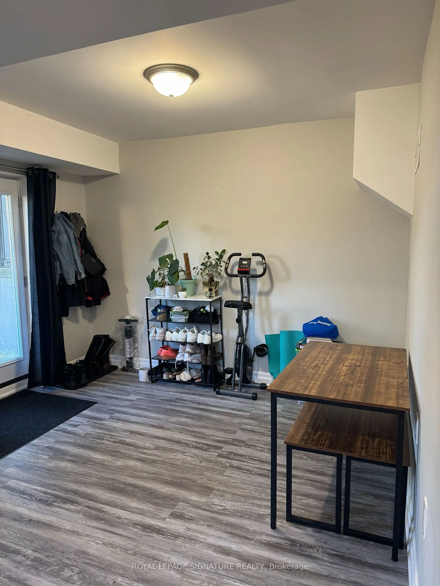 2 Whittington Crt, #Lower
