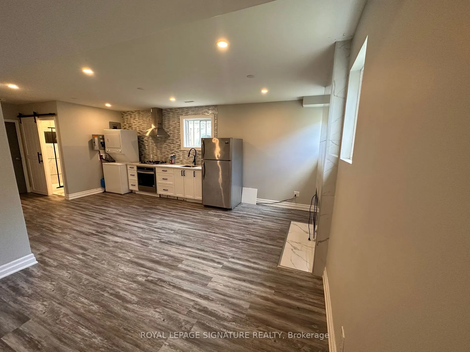 2 Whittington Crt, #Lower