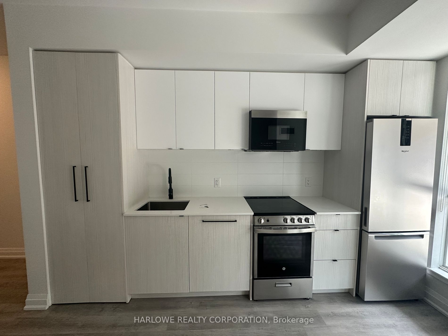 2369 Danforth Ave, #219