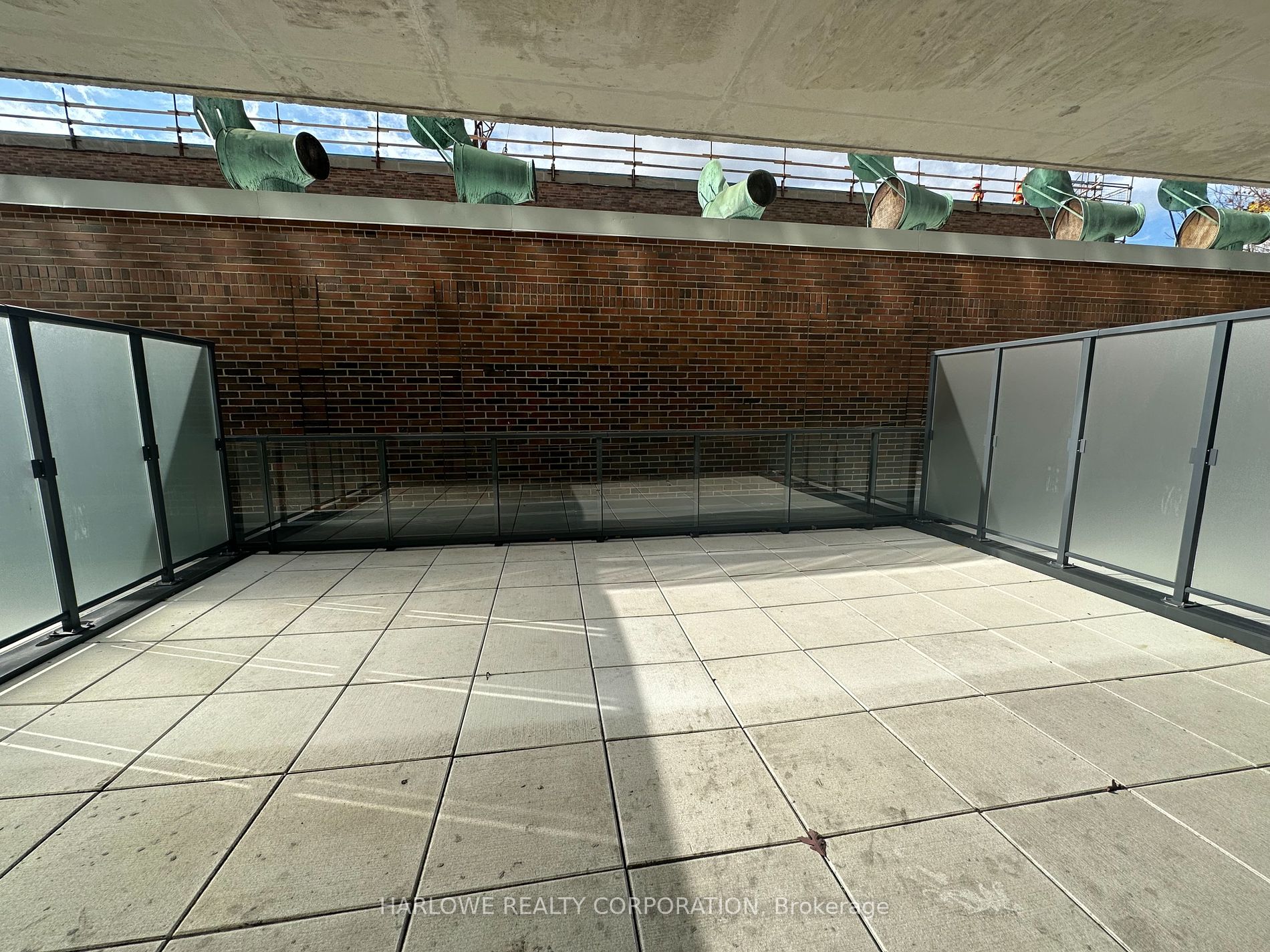 2369 Danforth Ave, #219